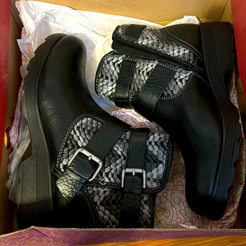 Bionicas Brand New!